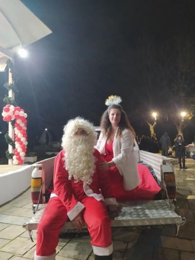 Грейнаха светлините на коледната елха в Крън