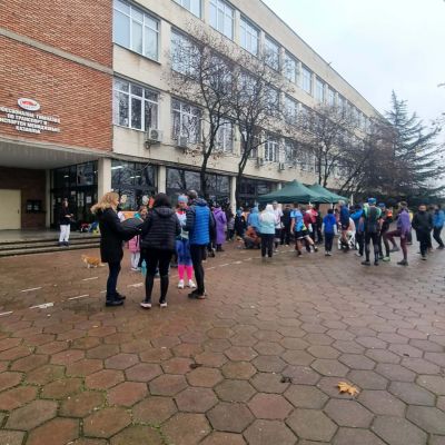 Никулденско бягане 2025 събра над 110 участници в ПГ по транспорт и транспортен мениджмънт гр. Казанлък