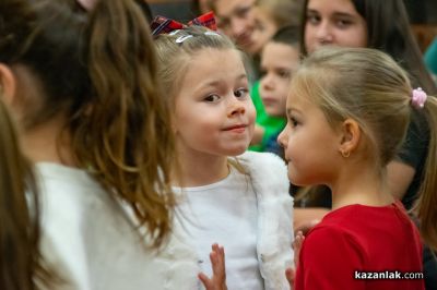 Децата на „М+С Хидравлик“ АД отново получиха подаръците си от Дядо Коледа