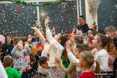 Децата на „М+С Хидравлик“ АД отново получиха подаръците си от Дядо Коледа