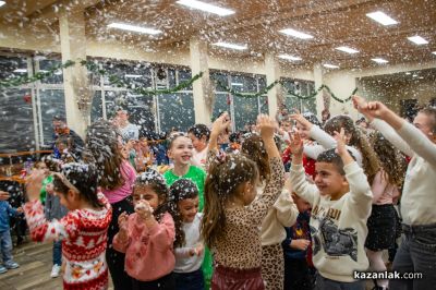 Децата на „М+С Хидравлик“ АД отново получиха подаръците си от Дядо Коледа