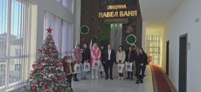 Кметът Бесоолу увеличава помощта си за пенсионерските клубове и кукерските състави в Павел баня 