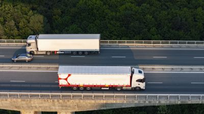 Въвеждат временни ограничения за движението на камиони над 12 т по автомагистралите „Тракия“, „Струма“ и „Хемус“ за празниците / Новини от Казанлък