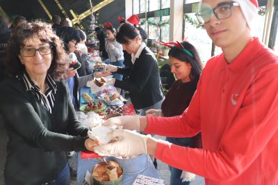 Благотворителен коледен базар в ПГ по транспорт и транспортен мениджмънт - Казанлък 