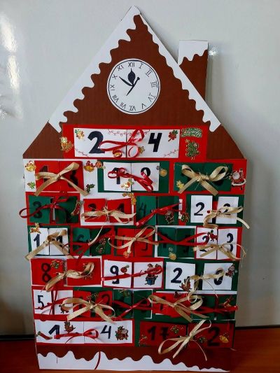 Коледни традиции от Германия представиха в часовете по немски език учениците от Хуманитарната гимназия в Казанлък 