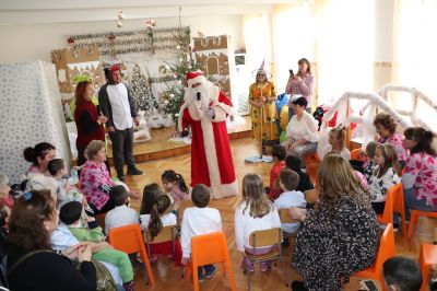 Благотворителен коледен базар в ПГ по транспорт и транспортен мениджмънт - Казанлък 