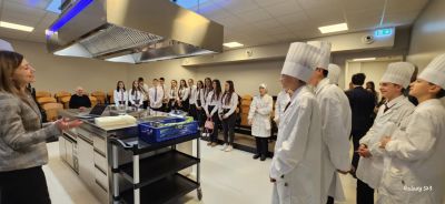 Ученици и учители от ПГЛПТ реализираха проект по програма “Еразъм+“ в Италия