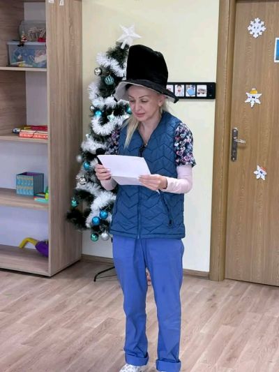 „Жените на Казанлък“ с коледен спектакъл за деца със специални потребности