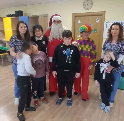 „Жените на Казанлък“ с коледен спектакъл за деца със специални потребности / Новини от Казанлък