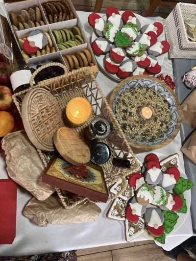 Дами от Инър Уийл клуб „Роза Алба“ с коледна инициатива 