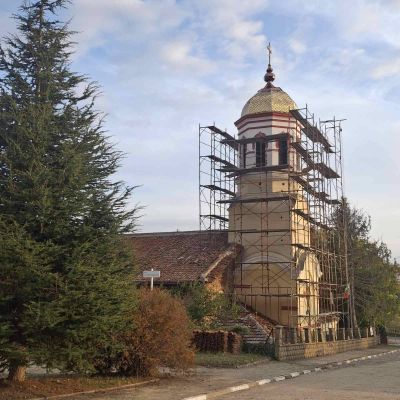 Църквата „Успение Богородично“ в Шипка засия с нов облик в навечерието на Коледа