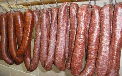 Досъдебно производство е образувано за кражба на луканки от дома на казанлъчани  / Новини от Казанлък