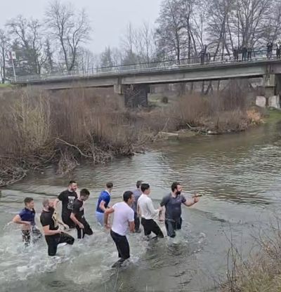 34-годишен мъж спаси Богоявленския кръст в Павел баня  