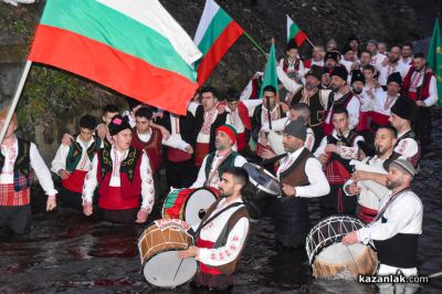 Шипка първа в страната отбеляза Богоявление: 18-годишният Лазар Даракчиев “спаси“ кръста