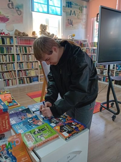 Ученици от ПГТТМ отбелязаха Деня на думата „Благодаря“ с образователна инициатива