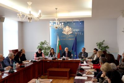 Среща на директорите на РЗИ: Нараства броя на регистрирани с ОРЗ / Новини от Казанлък