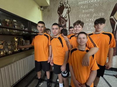 Трето място за отбора на ОУ „Св. Паисий Хилендарски“ - Казанлък в общинското първенство по волейбол за момчета V-VII клас
