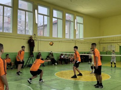 Трето място за отбора на ОУ „Св. Паисий Хилендарски“ - Казанлък в общинското първенство по волейбол за момчета V-VII клас