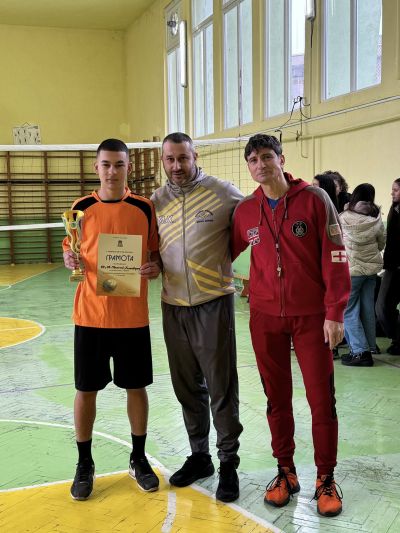 Трето място за отбора на ОУ „Св. Паисий Хилендарски“ - Казанлък в общинското първенство по волейбол за момчета V-VII клас
