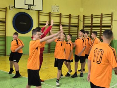 Трето място за отбора на ОУ „Св. Паисий Хилендарски“ - Казанлък в общинското първенство по волейбол за момчета V-VII клас