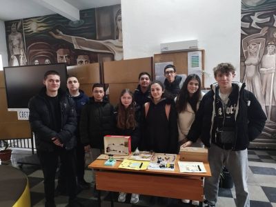 Ученици от ПХГ „Св. Св. Кирил и Методий“ показаха знания по физика чрез практически проекти за електрически вериги / Новини от Казанлък
