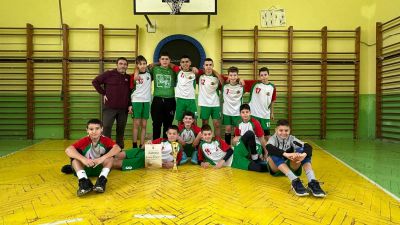 ОУ „Мати Болгария“ спечели общинското първенство по волейбол за момчета V-VII клас в Казанлък / Новини от Казанлък