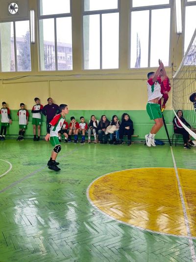 ОУ „Мати Болгария“ спечели общинското първенство по волейбол за момчета V-VII клас в Казанлък