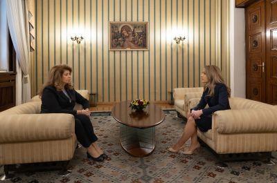 Президентът Илияна Йотова се срещна с председателя на Народното събрание Рая Назарян / Новини от Казанлък