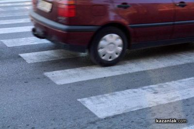 18-годишна пешеходка пострада при пътен инцидент в Казанлък / Новини от Казанлък