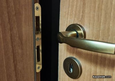 Взломаджии отмъкнаха бутилки с алкохол и климатично тяло от къща в Казанлък / Новини от Казанлък