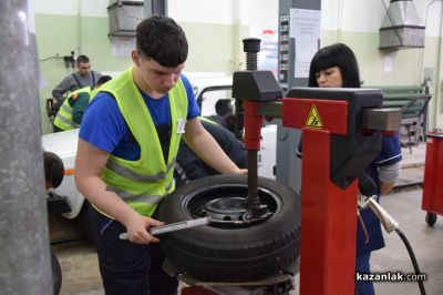 Оспорвана надпревара определи най-добрия млад автомонтьор и водач в ПГТТМ