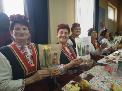 В казанлъшкото село Бузовград отличиха най-добрите майстори на домашни вина