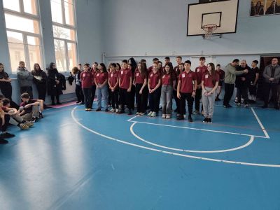 За първи път училищно състезание “Лъвски скок“ в Механото / Новини от Казанлък