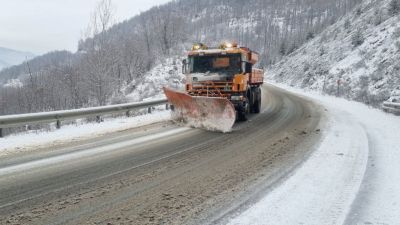 Над 440 снегорина обработват републиканските пътища / Новини от Казанлък