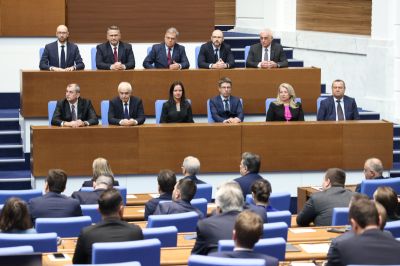 Служебното правителство с министър-председател Андрей Гюров положи клетва пред 51-вото Народно събрание