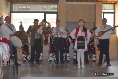 Фоайето на Община Казанлък грейна с изкуството на най-малките творци на България