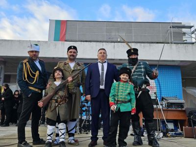 Павелбанските кукери гониха злото навръх Сирни Заговезни 