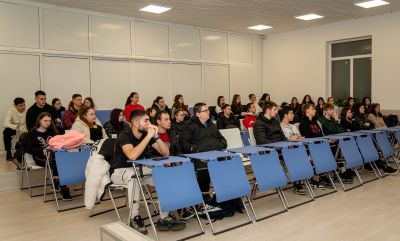 Открит урок на тема „Киберпрестъпност и безопасност в интернет“ се проведе в ПГЛПТ