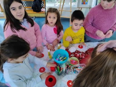 Много красота, въображение и забавление в Арт Март работилничката за деца и родители в ОДК „Св. Ив. Рилски” / Новини от Казанлък