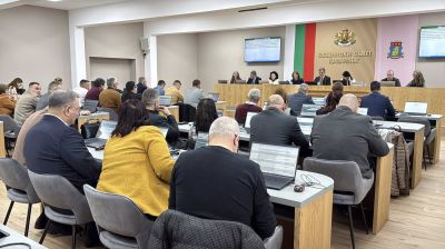 Община Казанлък обявява пет публични търга за 71 нови гаража / Новини от Казанлък