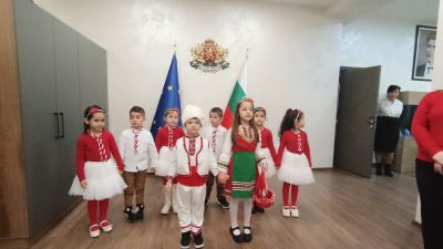 Баба Марта дойде в Общинска администрация - Павел баня 