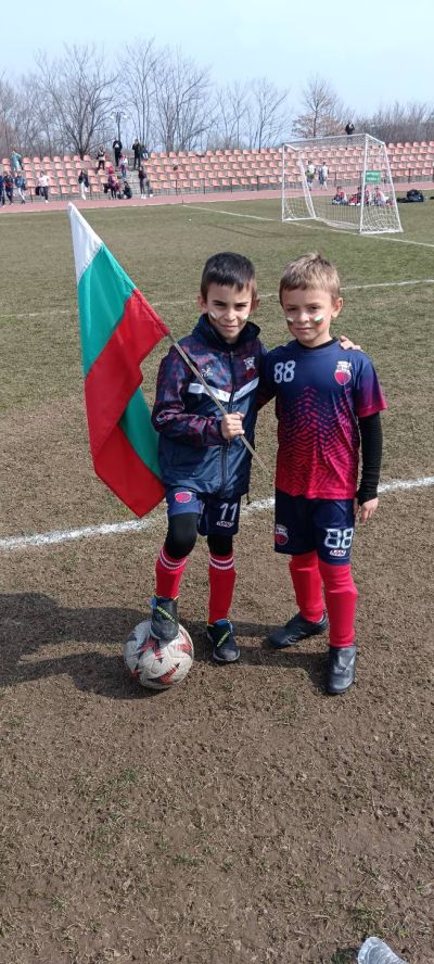 Купа и сребро за набор 2017, злато за 2015 на ФК Казанлък в Хисаря