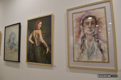Традиционната изложба “Женското начало“ представи красота, талант и вдъхновение в Казанлък / Новини от Казанлък