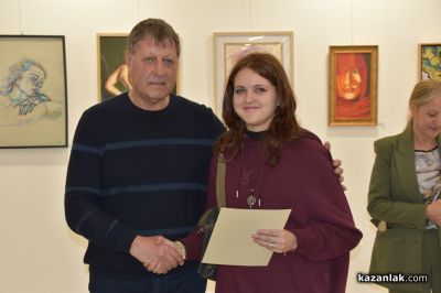 Традиционната изложба “Женското начало“ представи красота, талант и вдъхновение в Казанлък