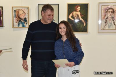 Традиционната изложба “Женското начало“ представи красота, талант и вдъхновение в Казанлък