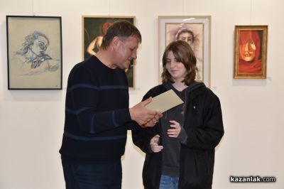 Традиционната изложба “Женското начало“ представи красота, талант и вдъхновение в Казанлък