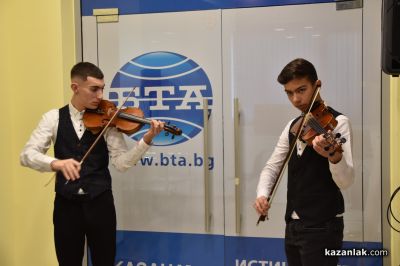 Традиционната изложба “Женското начало“ представи красота, талант и вдъхновение в Казанлък