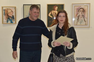 Традиционната изложба “Женското начало“ представи красота, талант и вдъхновение в Казанлък