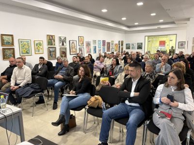 Годишната среща на розопроизводители и розопреработватели се проведе в Казанлък / Новини от Казанлък