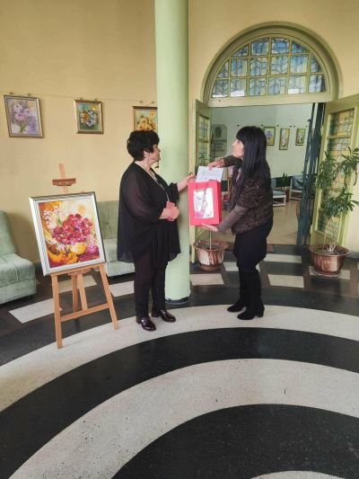 Изложба на Даниела Колева и арт ателие за деца озариха библиотека „Искра“